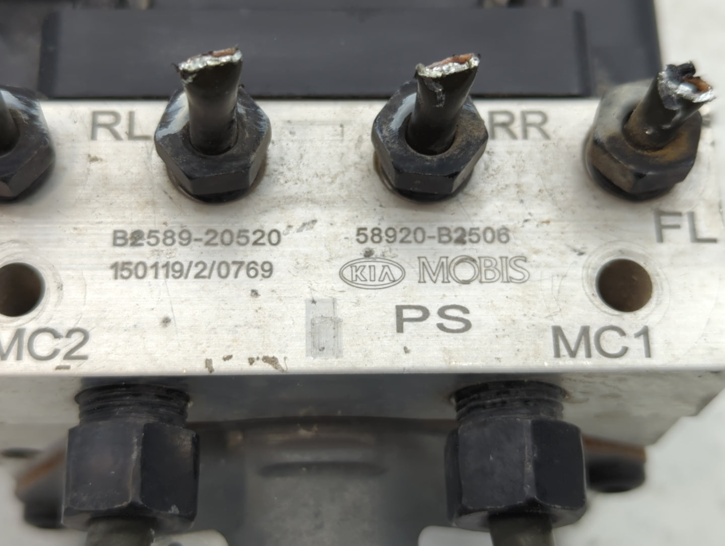 2014-2015 Kia Soul ABS Pump Control Module Replacement P/N:52589-20520 58920-B2506 Fits Fits 2014 2015 OEM Used Auto Parts -