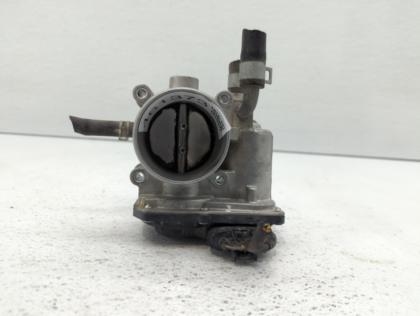 2012-2019 Kia Soul Throttle Body P/N:35100-2B300 Fits Fits 2012 2013 2014 2015 2016 2017 2018 2019 OEM Used Auto Parts - Oem