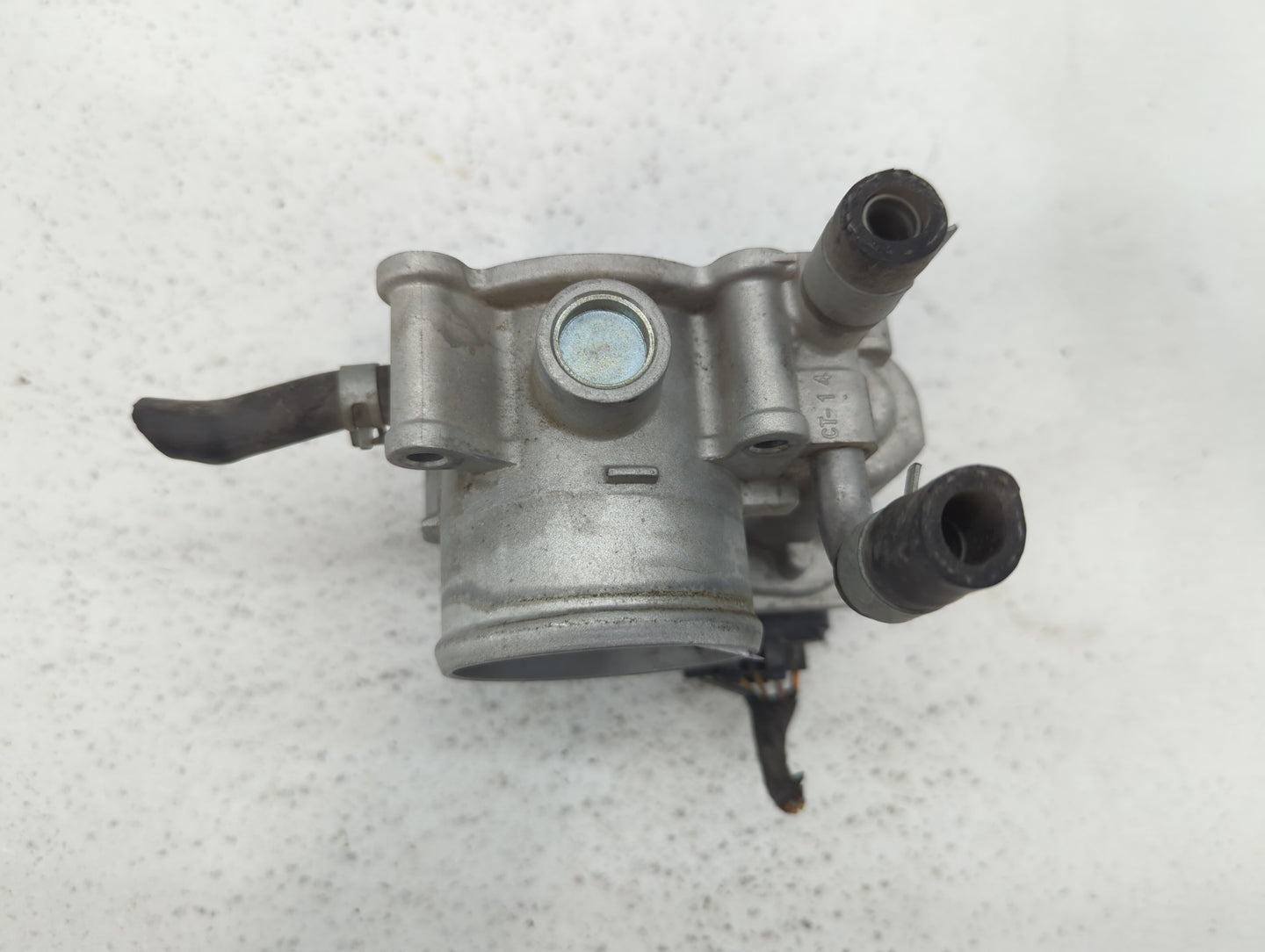 2012-2019 Kia Soul Throttle Body P/N:35100-2B300 Fits Fits 2012 2013 2014 2015 2016 2017 2018 2019 OEM Used Auto Parts - Oem