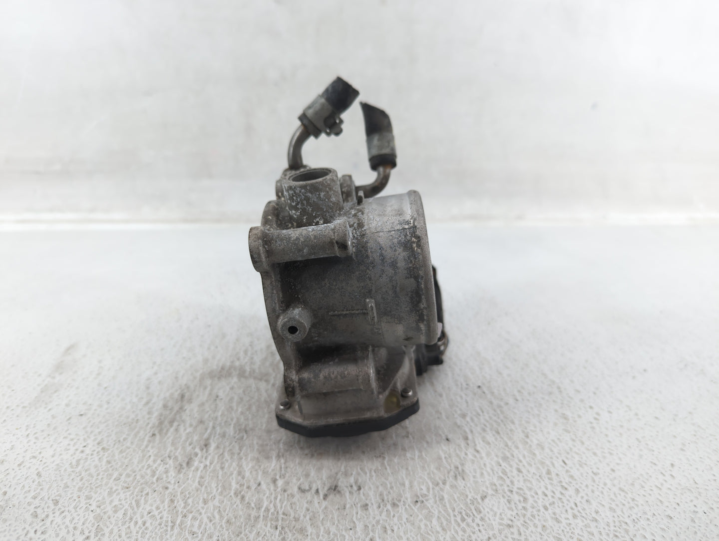 2014-2019 Kia Soul Throttle Body P/N:35100-2E000 Fits Fits 2011 2012 2013 2014 2015 2016 2017 2018 2019 2020 2021 OEM Used A