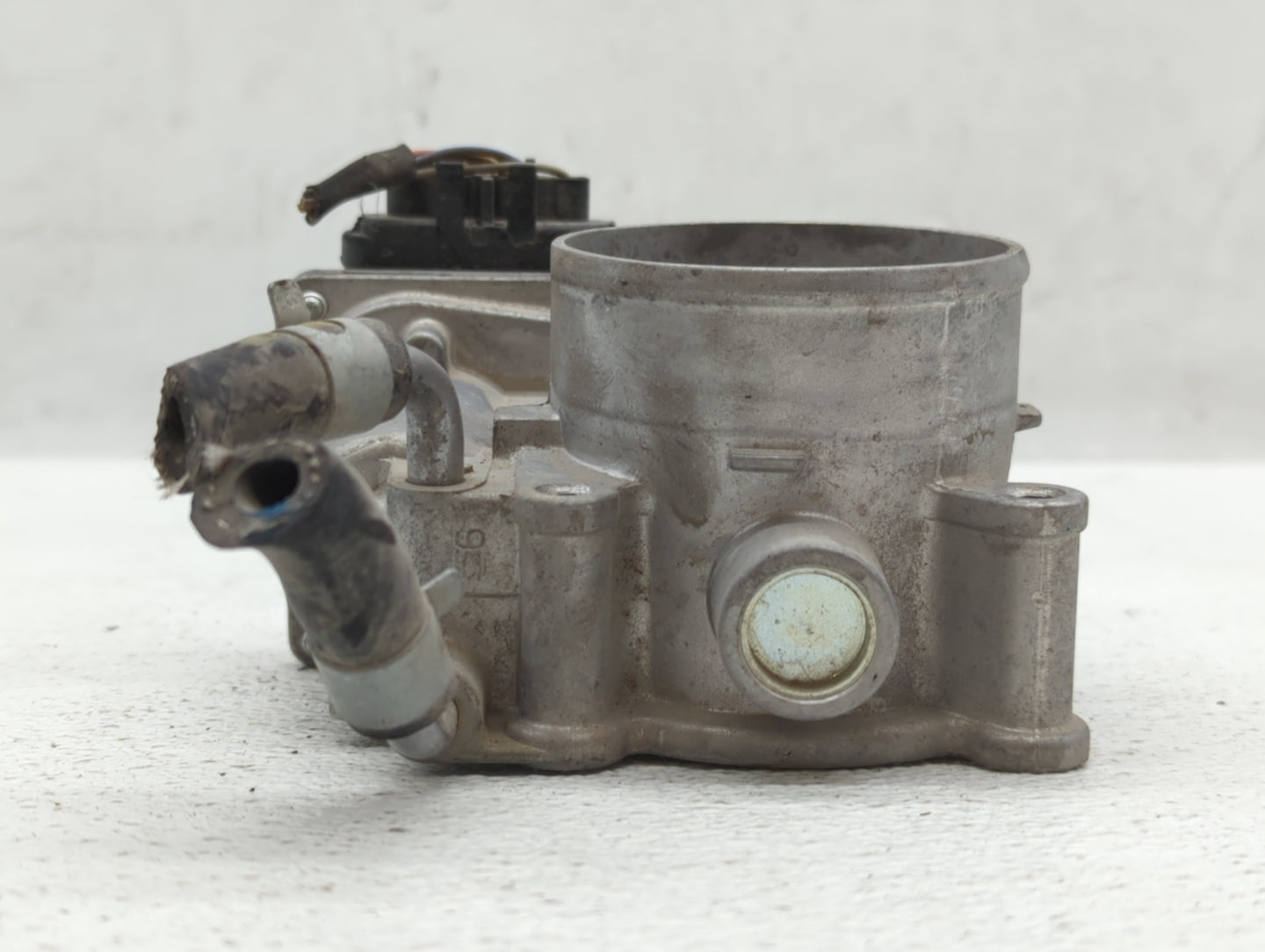 2014-2019 Kia Soul Throttle Body P/N:35100-2E000 Fits Fits 2011 2012 2013 2014 2015 2016 2017 2018 2019 2020 2021 OEM Used A