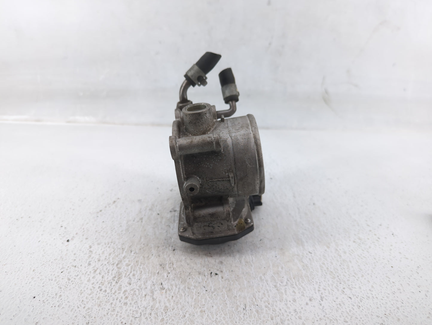 2014-2019 Kia Soul Throttle Body P/N:35100-2E000 Fits Fits 2011 2012 2013 2014 2015 2016 2017 2018 2019 2020 2021 OEM Used A