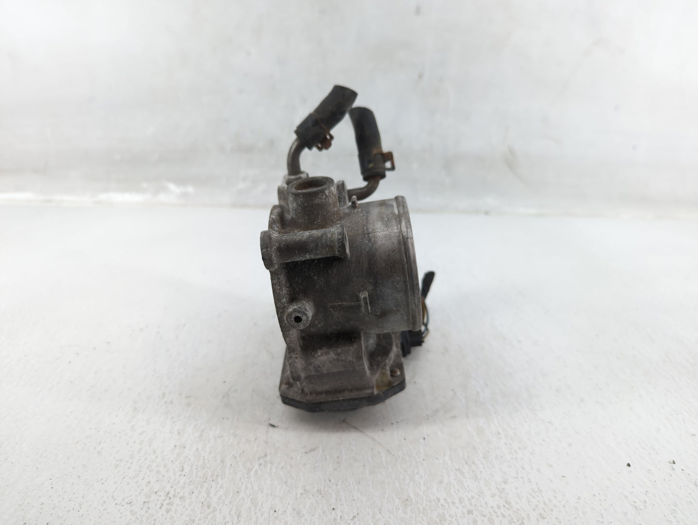 2014-2019 Kia Soul Throttle Body P/N:35100-2E000 Fits Fits 2011 2012 2013 2014 2015 2016 2017 2018 2019 2020 2021 OEM Used A