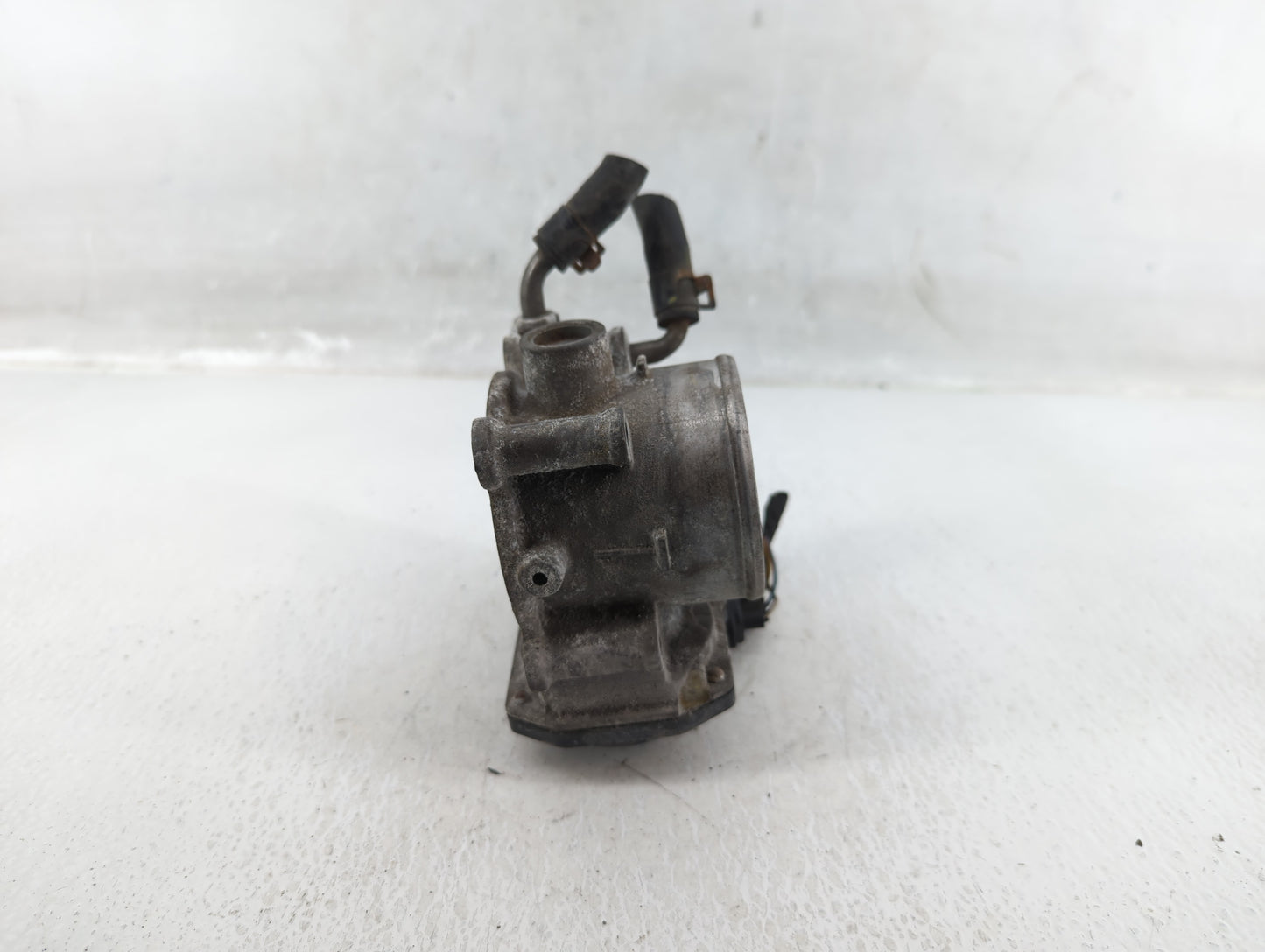 2014-2019 Kia Soul Throttle Body P/N:35100-2E000 Fits Fits 2011 2012 2013 2014 2015 2016 2017 2018 2019 2020 2021 OEM Used A