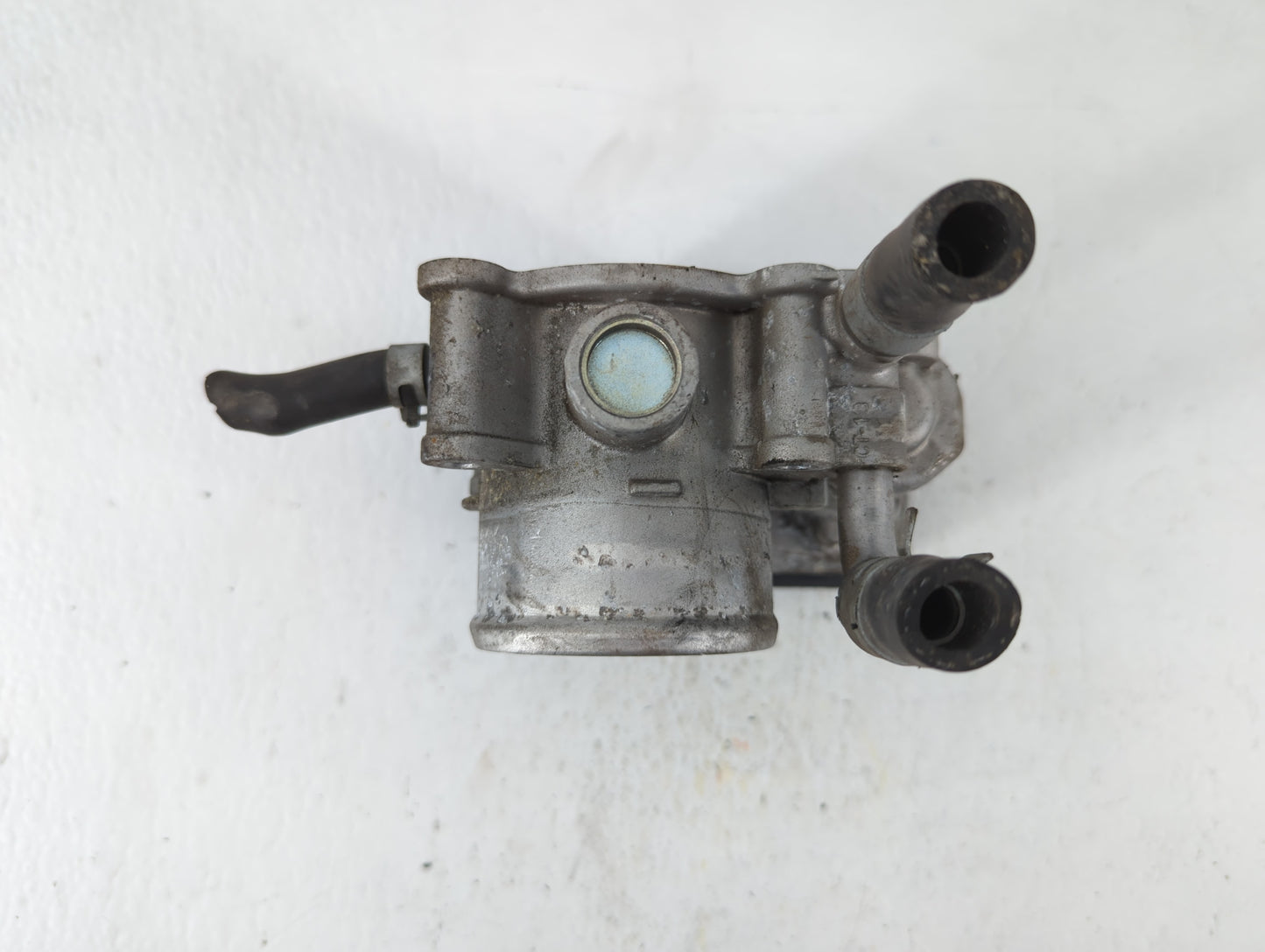 2012-2019 Kia Soul Throttle Body P/N:35100-2B300 Fits Fits 2012 2013 2014 2015 2016 2017 2018 2019 OEM Used Auto Parts - Oem