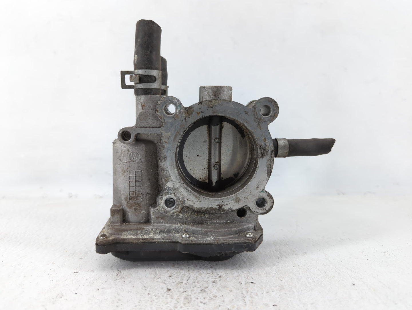 2012-2019 Kia Soul Throttle Body P/N:35100-2B300 Fits Fits 2012 2013 2014 2015 2016 2017 2018 2019 OEM Used Auto Parts - Oem