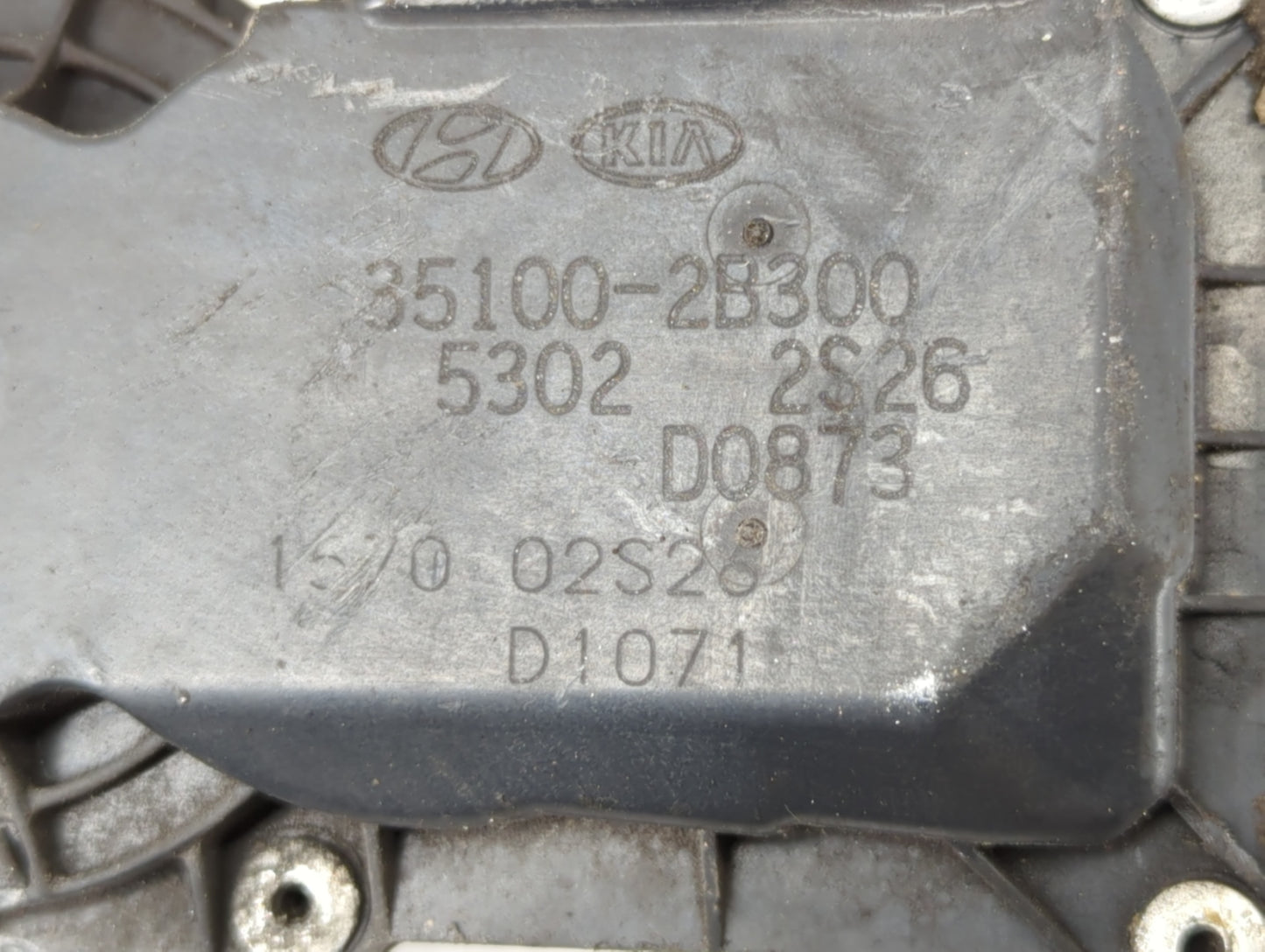 2012-2019 Kia Soul Throttle Body P/N:35100-2B300 Fits Fits 2012 2013 2014 2015 2016 2017 2018 2019 OEM Used Auto Parts - Oem