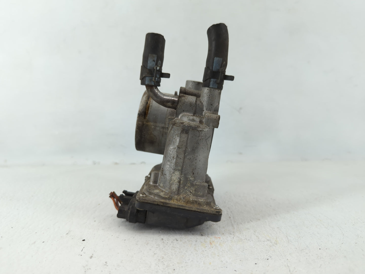 2012-2019 Kia Soul Throttle Body P/N:35100-2B300 Fits Fits 2012 2013 2014 2015 2016 2017 2018 2019 OEM Used Auto Parts - Oem