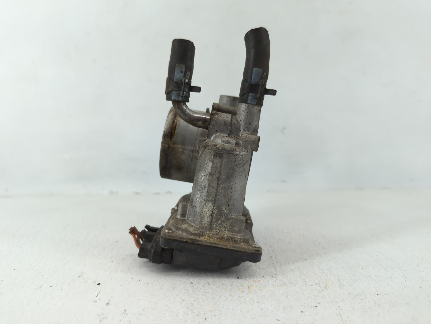 2012-2019 Kia Soul Throttle Body P/N:35100-2B300 Fits Fits 2012 2013 2014 2015 2016 2017 2018 2019 OEM Used Auto Parts - Oem