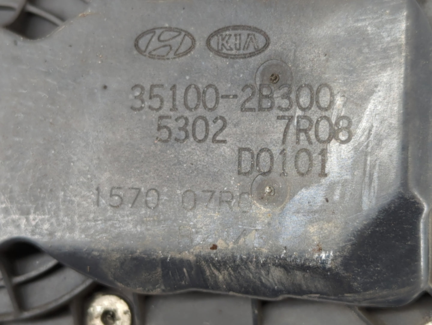 2012-2019 Kia Soul Throttle Body P/N:35100-2B300 Fits Fits 2012 2013 2014 2015 2016 2017 2018 2019 OEM Used Auto Parts - Oem