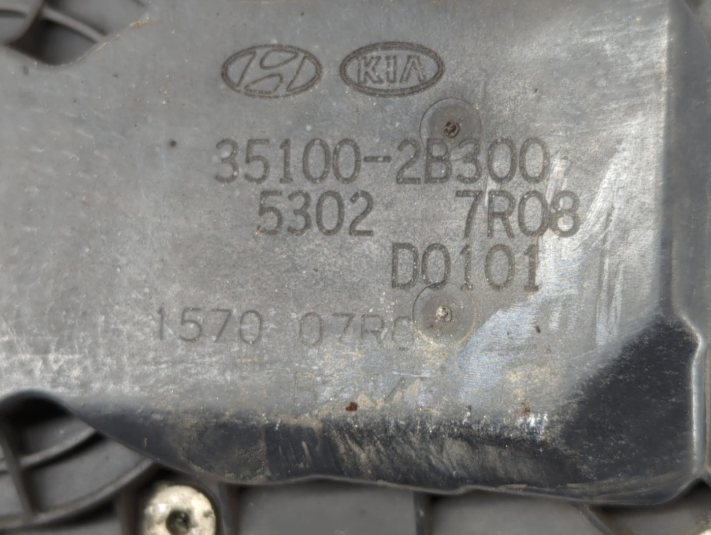 2012-2019 Kia Soul Throttle Body P/N:35100-2B300 Fits Fits 2012 2013 2014 2015 2016 2017 2018 2019 OEM Used Auto Parts - Oem