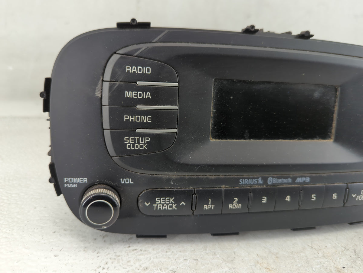 2014-2016 Kia Soul Am Fm Cd Player Radio Receiver 582200 - Oemusedautoparts1.com