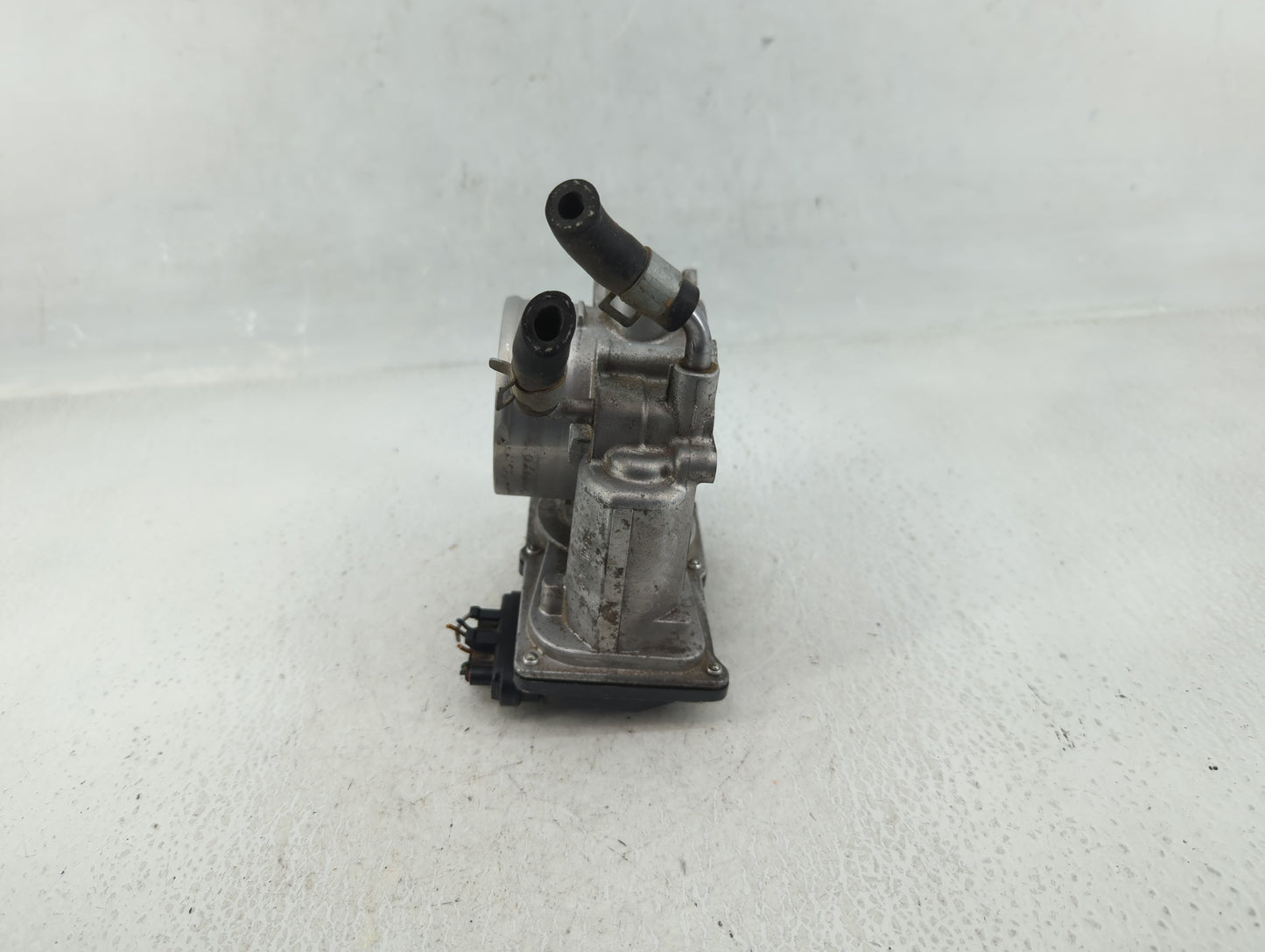 2014-2019 Kia Soul Throttle Body P/N:35100-2E000 Fits Fits 2011 2012 2013 2014 2015 2016 2017 2018 2019 2020 2021 OEM Used A