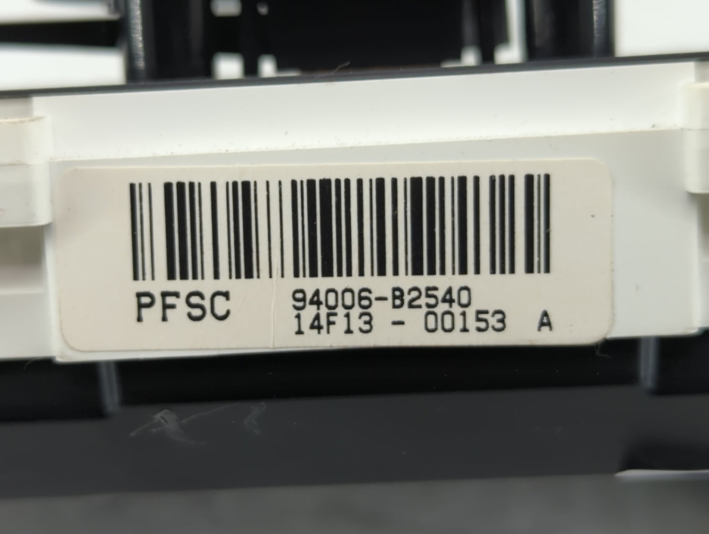 2014-2015 Kia Soul Instrument Cluster Speedometer Gauges P/N:94006-B2540 Fits Fits 2014 2015 OEM Used Auto Parts - Oemusedau