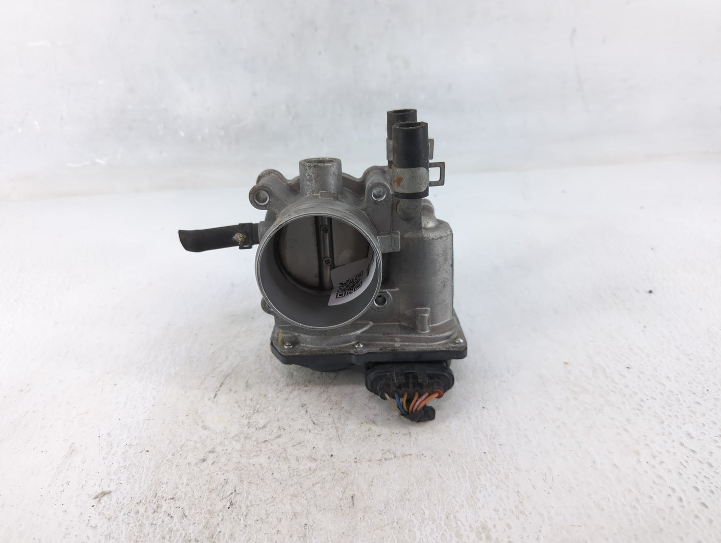 2012-2019 Kia Soul Throttle Body P/N:35100-2B300 Fits Fits 2012 2013 2014 2015 2016 2017 2018 2019 OEM Used Auto Parts - Oem
