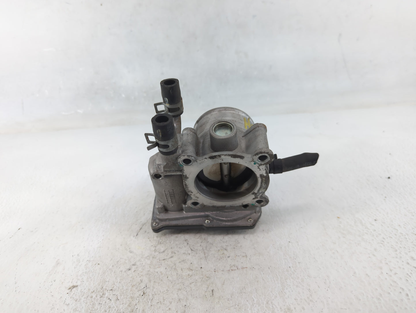 2012-2019 Kia Soul Throttle Body P/N:35100-2B300 Fits Fits 2012 2013 2014 2015 2016 2017 2018 2019 OEM Used Auto Parts - Oem