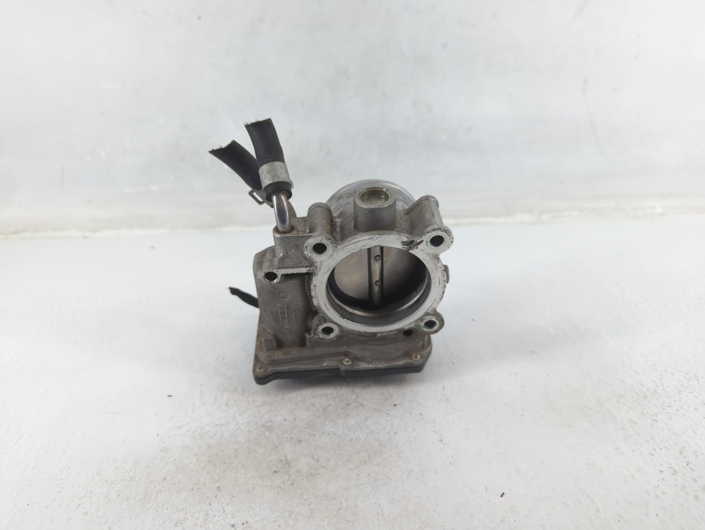 2014-2019 Kia Soul Throttle Body P/N:35100-2E000 Fits Fits 2011 2012 2013 2014 2015 2016 2017 2018 2019 2020 2021 OEM Used A