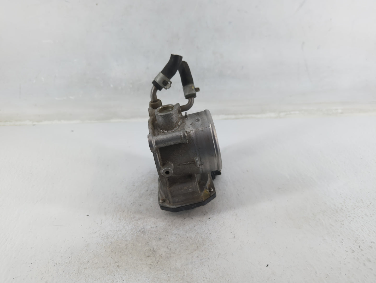 2014-2019 Kia Soul Throttle Body P/N:35100-2E000 Fits Fits 2011 2012 2013 2014 2015 2016 2017 2018 2019 2020 2021 OEM Used A