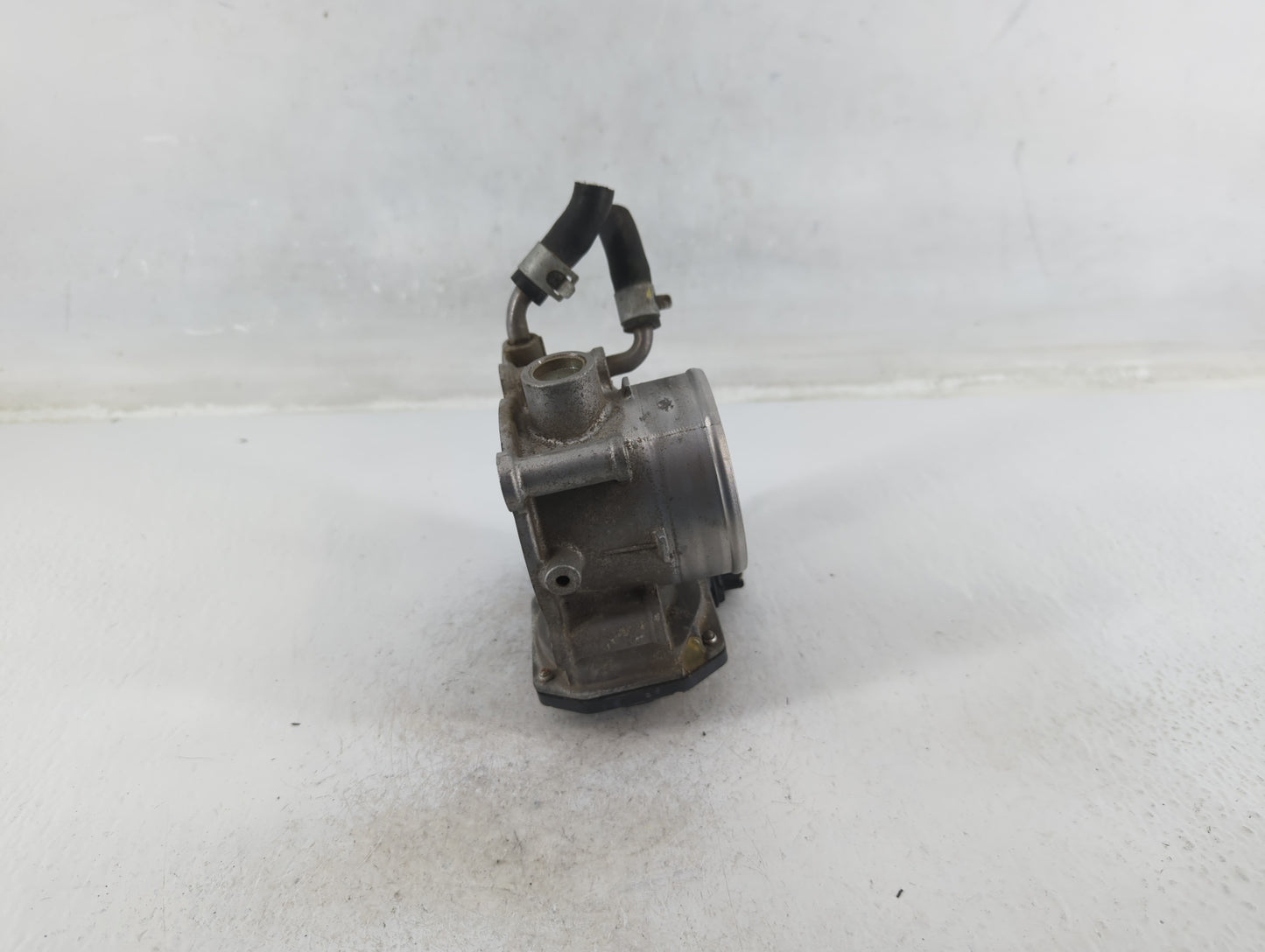 2014-2019 Kia Soul Throttle Body P/N:35100-2E000 Fits Fits 2011 2012 2013 2014 2015 2016 2017 2018 2019 2020 2021 OEM Used A