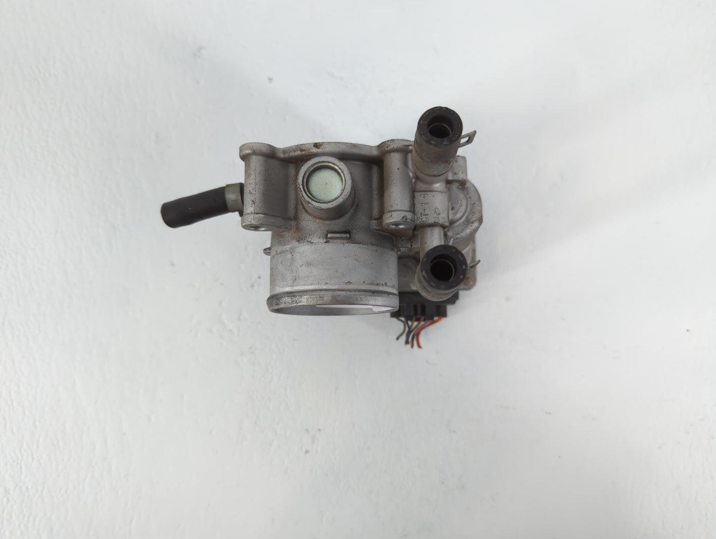 2012-2019 Kia Soul Throttle Body P/N:5302 1S09 35100-2B300 Fits Fits 2012 2013 2014 2015 2016 2017 2018 2019 OEM Used Auto P