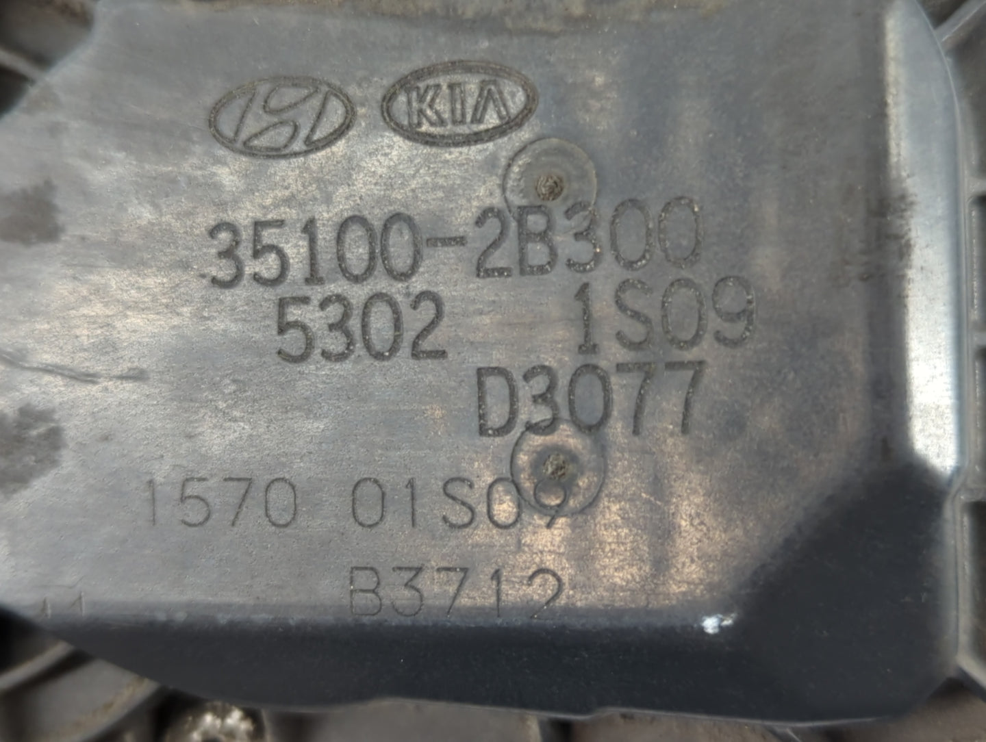 2012-2019 Kia Soul Throttle Body P/N:5302 1S09 35100-2B300 Fits Fits 2012 2013 2014 2015 2016 2017 2018 2019 OEM Used Auto P