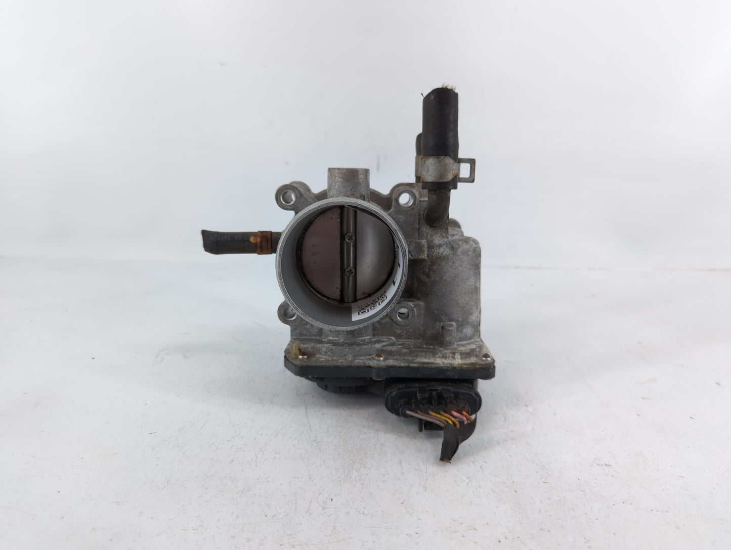 2012-2019 Kia Soul Throttle Body P/N:35100-2B300 Fits Fits 2012 2013 2014 2015 2016 2017 2018 2019 OEM Used Auto Parts - Oem