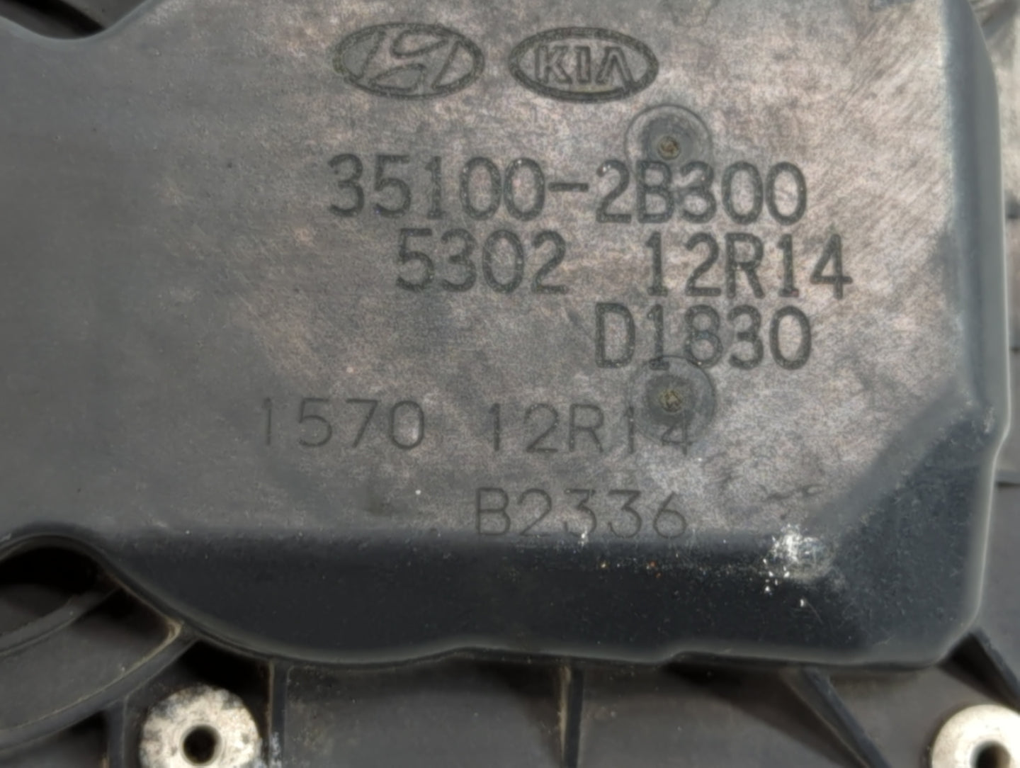 2012-2019 Kia Soul Throttle Body P/N:35100-2B300 Fits Fits 2012 2013 2014 2015 2016 2017 2018 2019 OEM Used Auto Parts - Oem