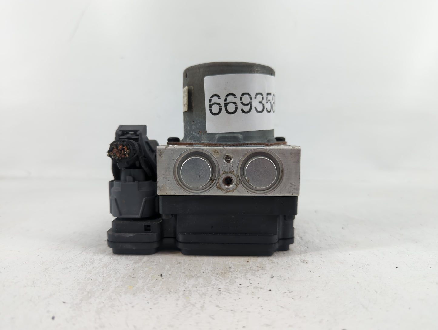 2014-2015 Kia Soul ABS Pump Control Module Replacement P/N:58920-B2506 Fits Fits 2014 2015 OEM Used Auto Parts - Oemusedauto
