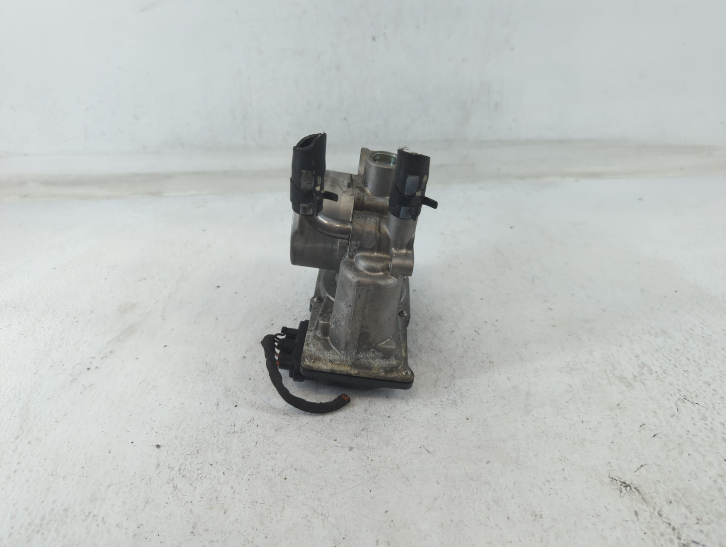 2012-2019 Kia Soul Throttle Body P/N:5302 7R19 35100-2B300 Fits Fits 2012 2013 2014 2015 2016 2017 2018 2019 OEM Used Auto P