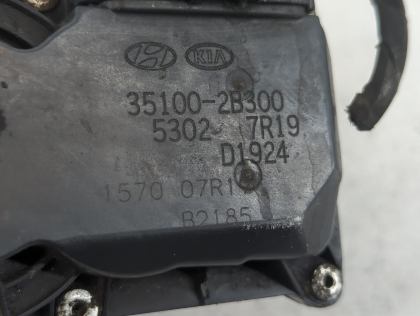 2012-2019 Kia Soul Throttle Body P/N:5302 7R19 35100-2B300 Fits Fits 2012 2013 2014 2015 2016 2017 2018 2019 OEM Used Auto P