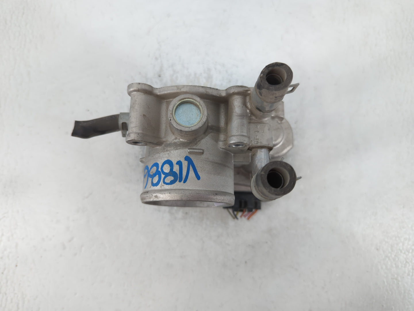 2012-2019 Kia Soul Throttle Body P/N:35100-2B300 Fits Fits 2012 2013 2014 2015 2016 2017 2018 2019 OEM Used Auto Parts - Oem
