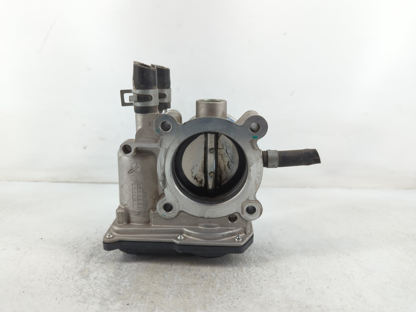 2012-2019 Kia Soul Throttle Body P/N:35100-2B300 Fits Fits 2012 2013 2014 2015 2016 2017 2018 2019 OEM Used Auto Parts - Oem