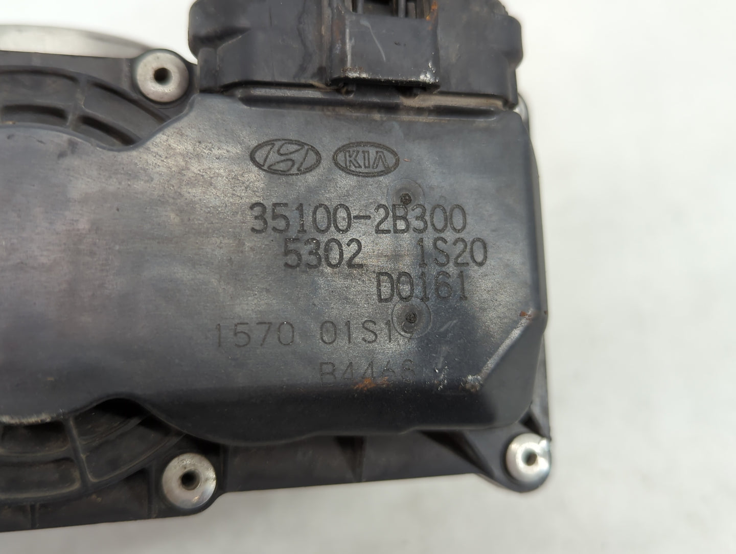 2012-2019 Kia Soul Throttle Body P/N:35100-2B300 Fits Fits 2012 2013 2014 2015 2016 2017 2018 2019 OEM Used Auto Parts - Oem