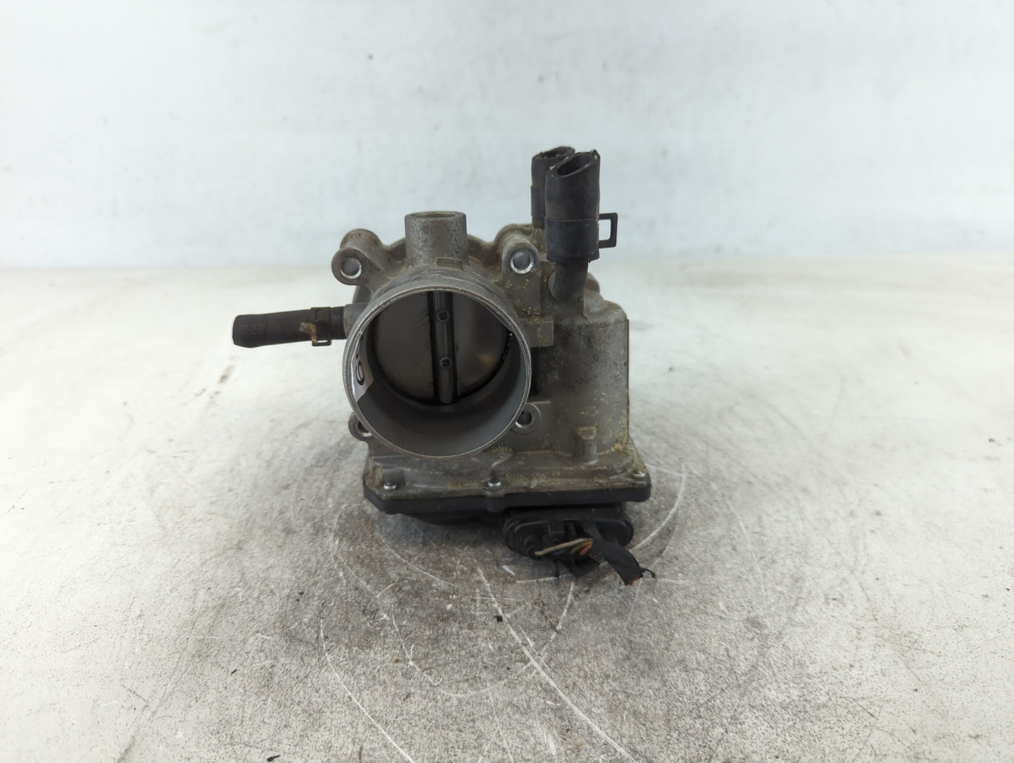 2014-2019 Kia Soul Throttle Body P/N:35100-2B300 Fits Fits 2011 2012 2013 2014 2015 2016 2017 2018 2019 2020 2021 OEM Used A