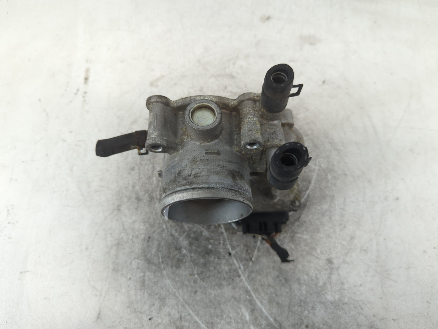 2014-2019 Kia Soul Throttle Body P/N:35100-2B300 Fits Fits 2011 2012 2013 2014 2015 2016 2017 2018 2019 2020 2021 OEM Used A