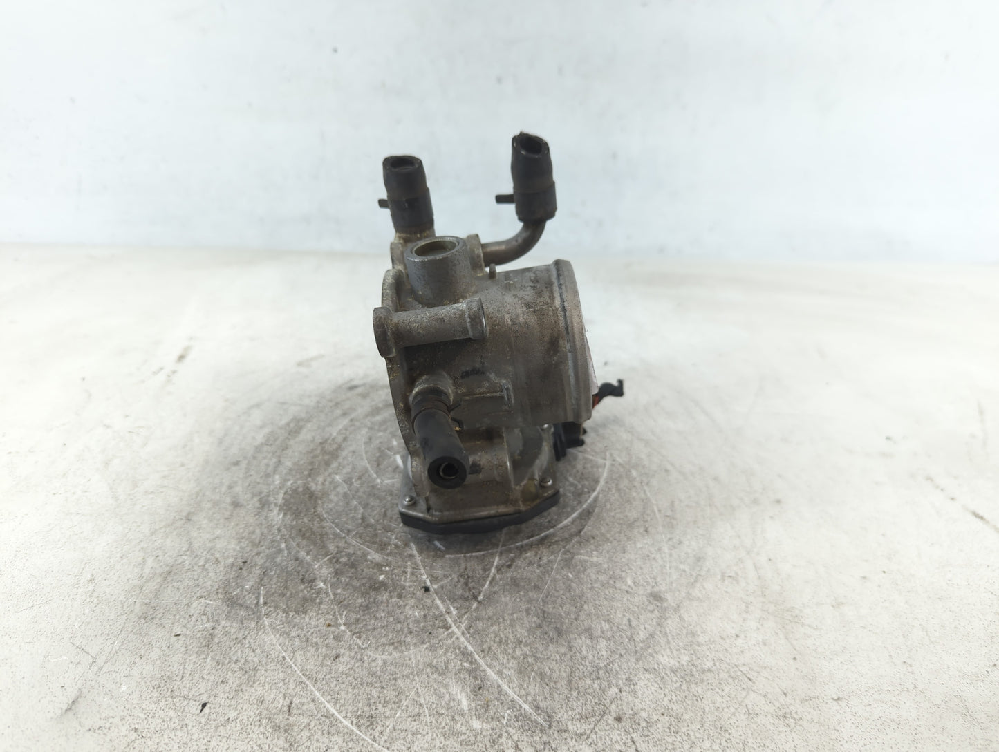 2014-2019 Kia Soul Throttle Body P/N:35100-2B300 Fits Fits 2011 2012 2013 2014 2015 2016 2017 2018 2019 2020 2021 OEM Used A