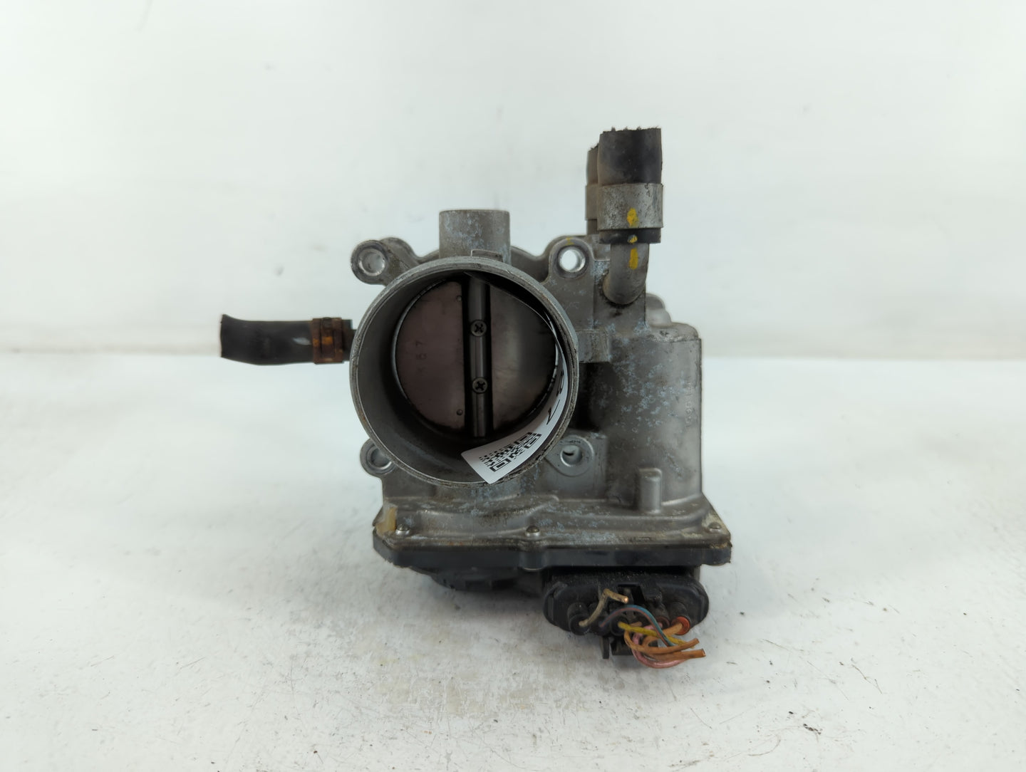 2012-2019 Kia Soul Throttle Body P/N:35100-2B300 Fits Fits 2012 2013 2014 2015 2016 2017 2018 2019 OEM Used Auto Parts - Oem