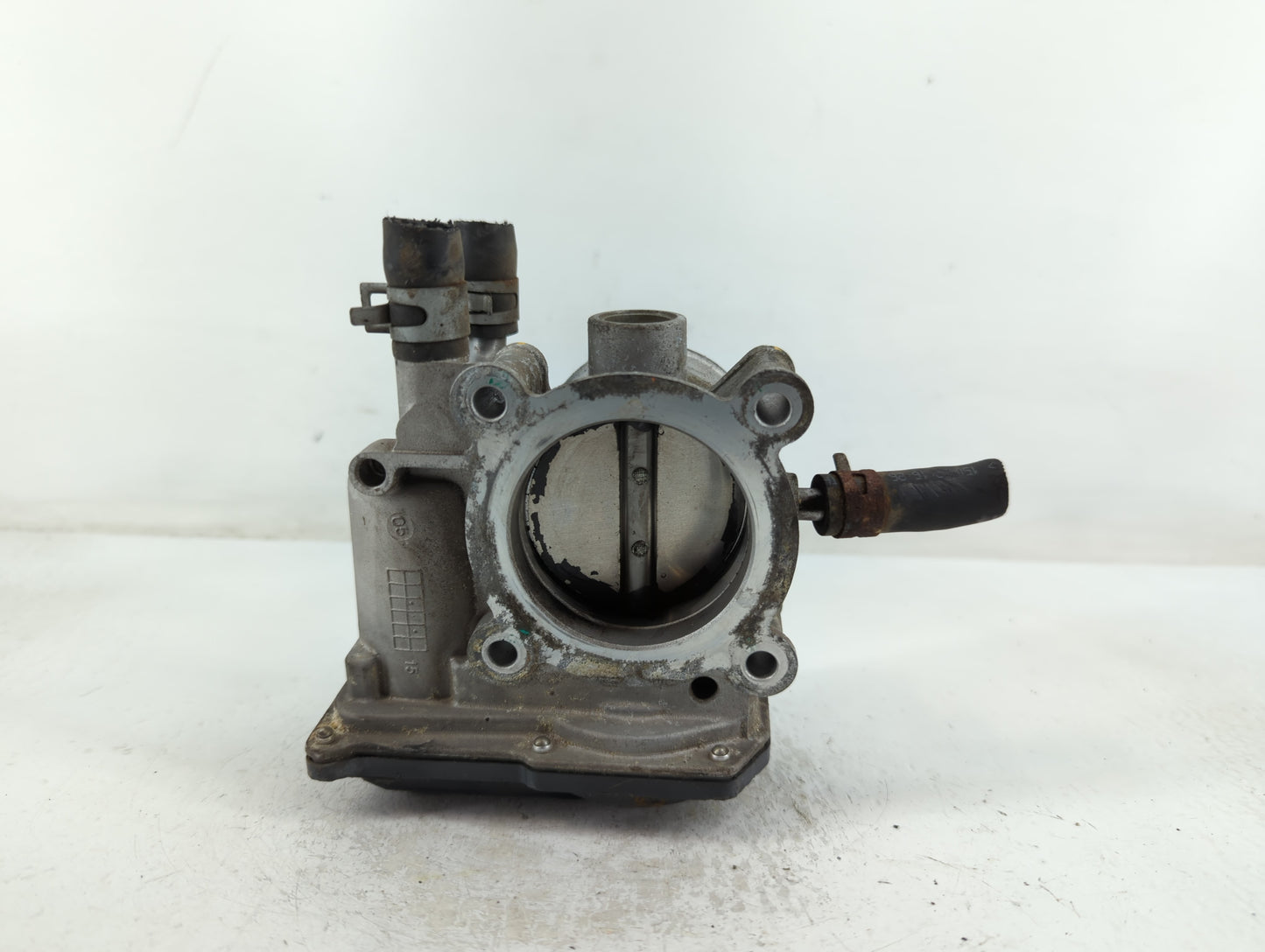 2012-2019 Kia Soul Throttle Body P/N:35100-2B300 Fits Fits 2012 2013 2014 2015 2016 2017 2018 2019 OEM Used Auto Parts - Oem