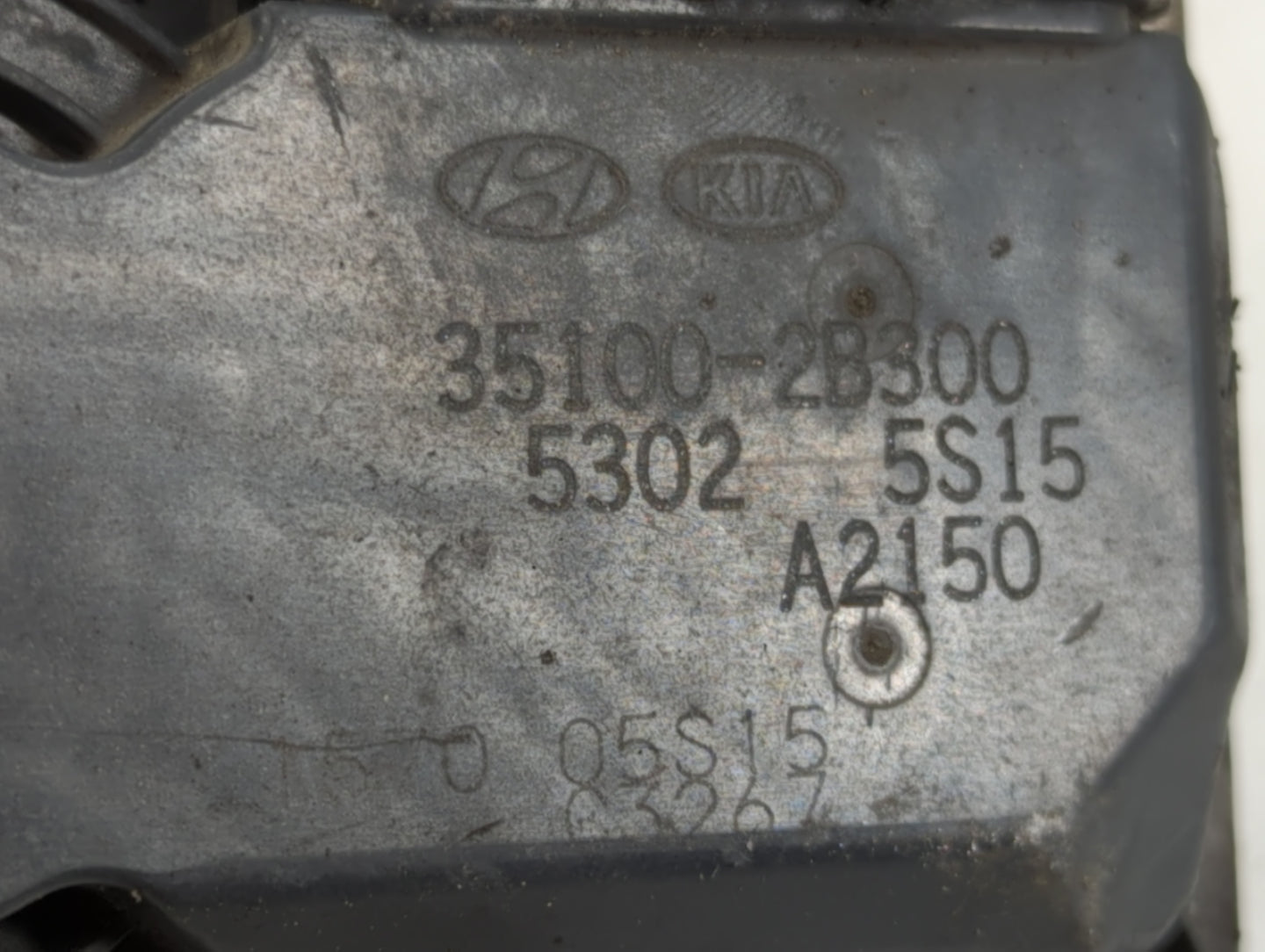 2012-2019 Kia Soul Throttle Body P/N:35100-2B300 Fits Fits 2012 2013 2014 2015 2016 2017 2018 2019 OEM Used Auto Parts - Oem