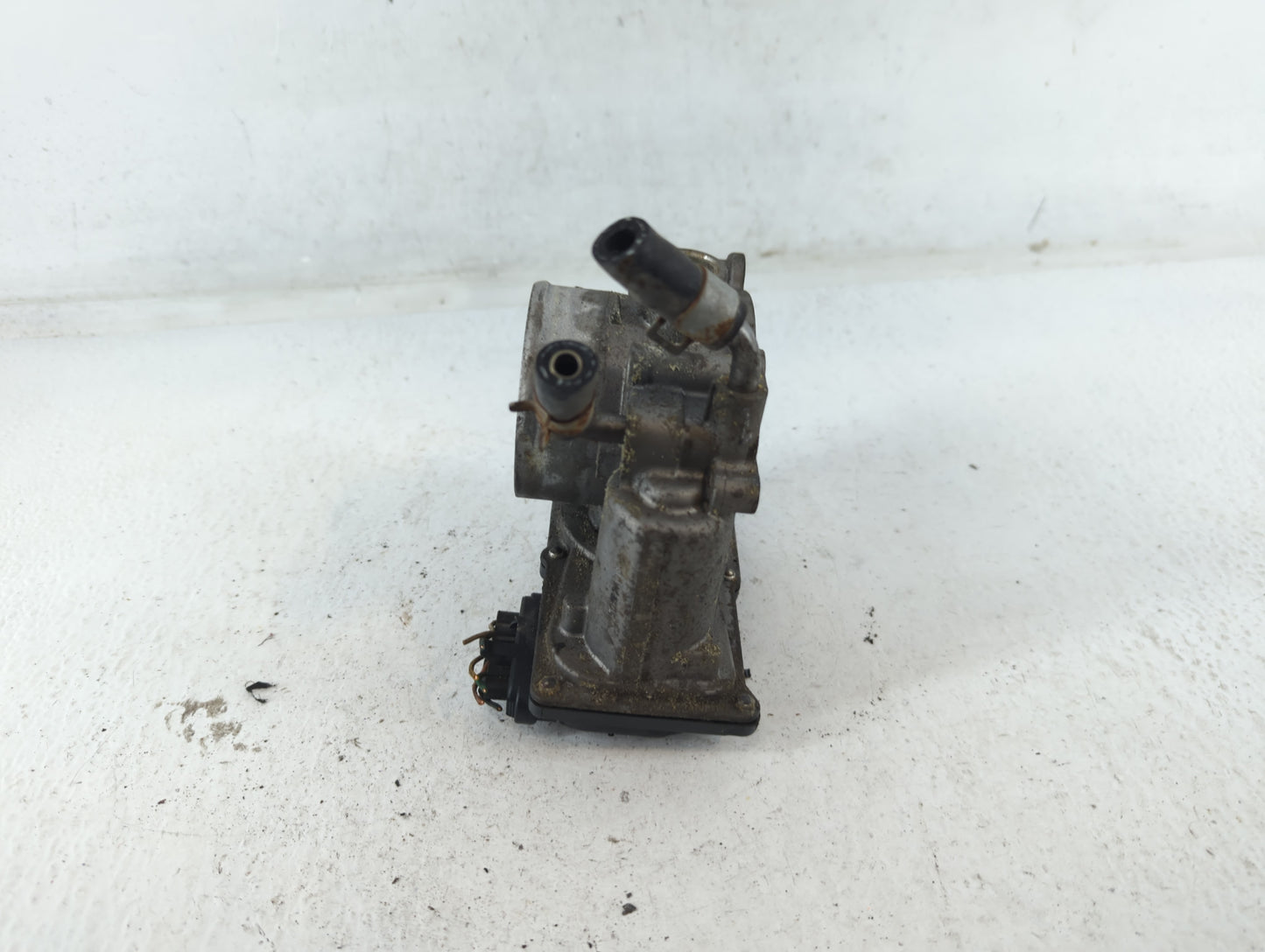 2014-2019 Kia Soul Throttle Body P/N:35100-2E000 Fits Fits 2011 2012 2013 2014 2015 2016 2017 2018 2019 2020 2021 OEM Used A