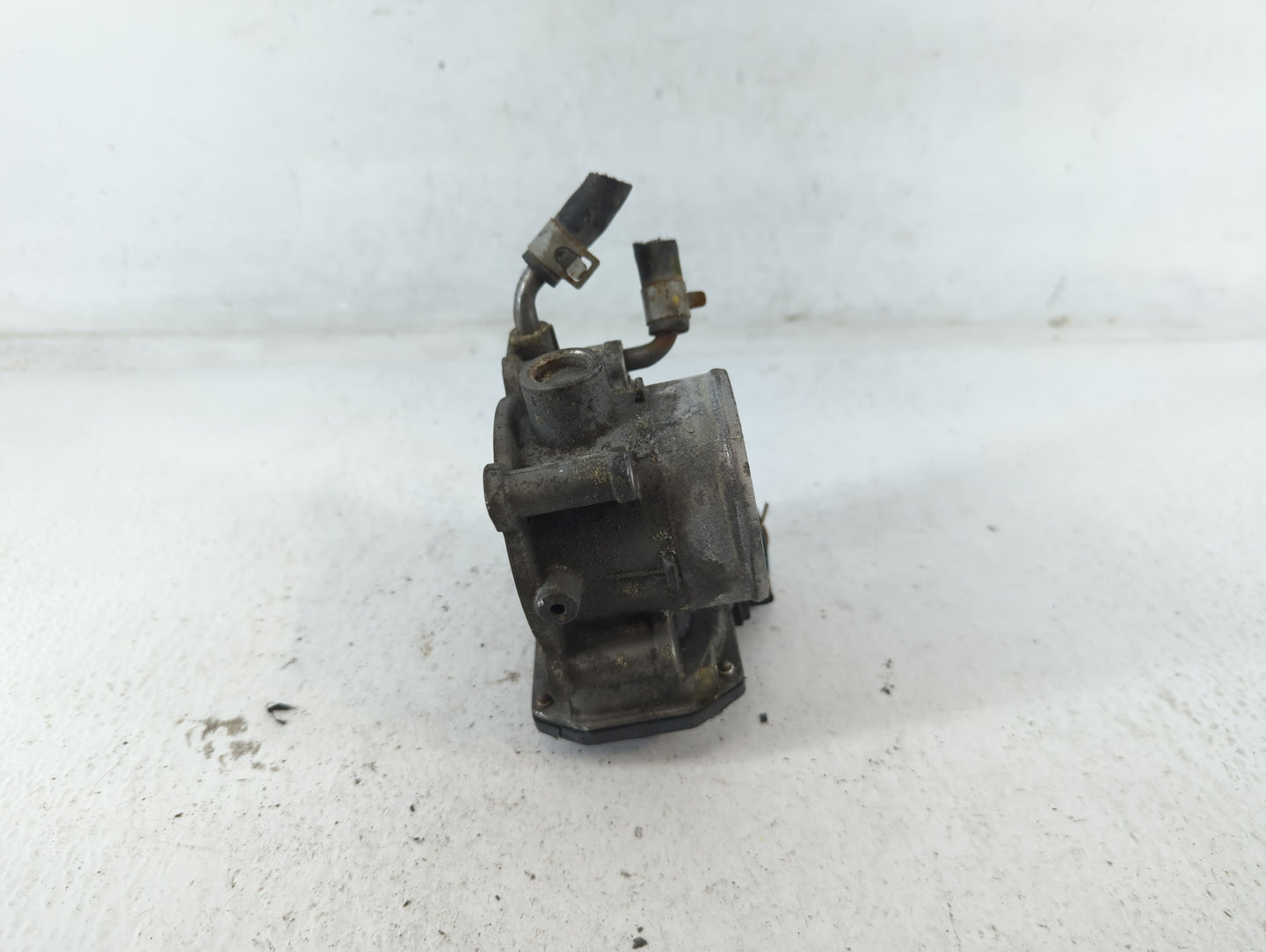 2014-2019 Kia Soul Throttle Body P/N:35100-2E000 Fits Fits 2011 2012 2013 2014 2015 2016 2017 2018 2019 2020 2021 OEM Used A
