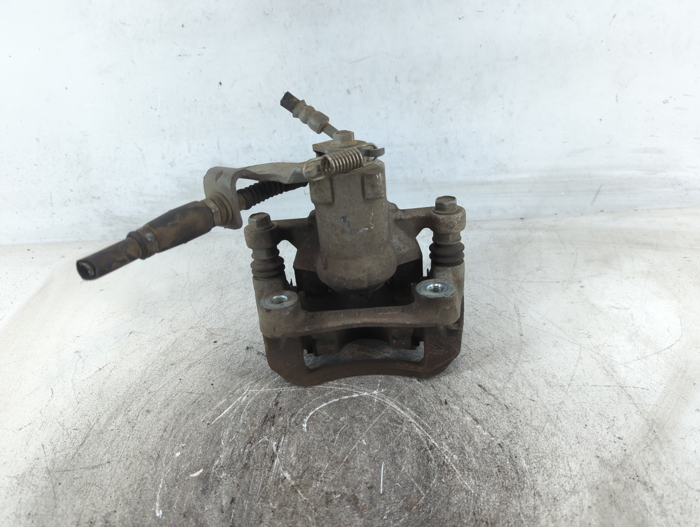 2014-2019 Kia Soul Front Driver Left Brake Caliper - Oemusedautoparts1.com