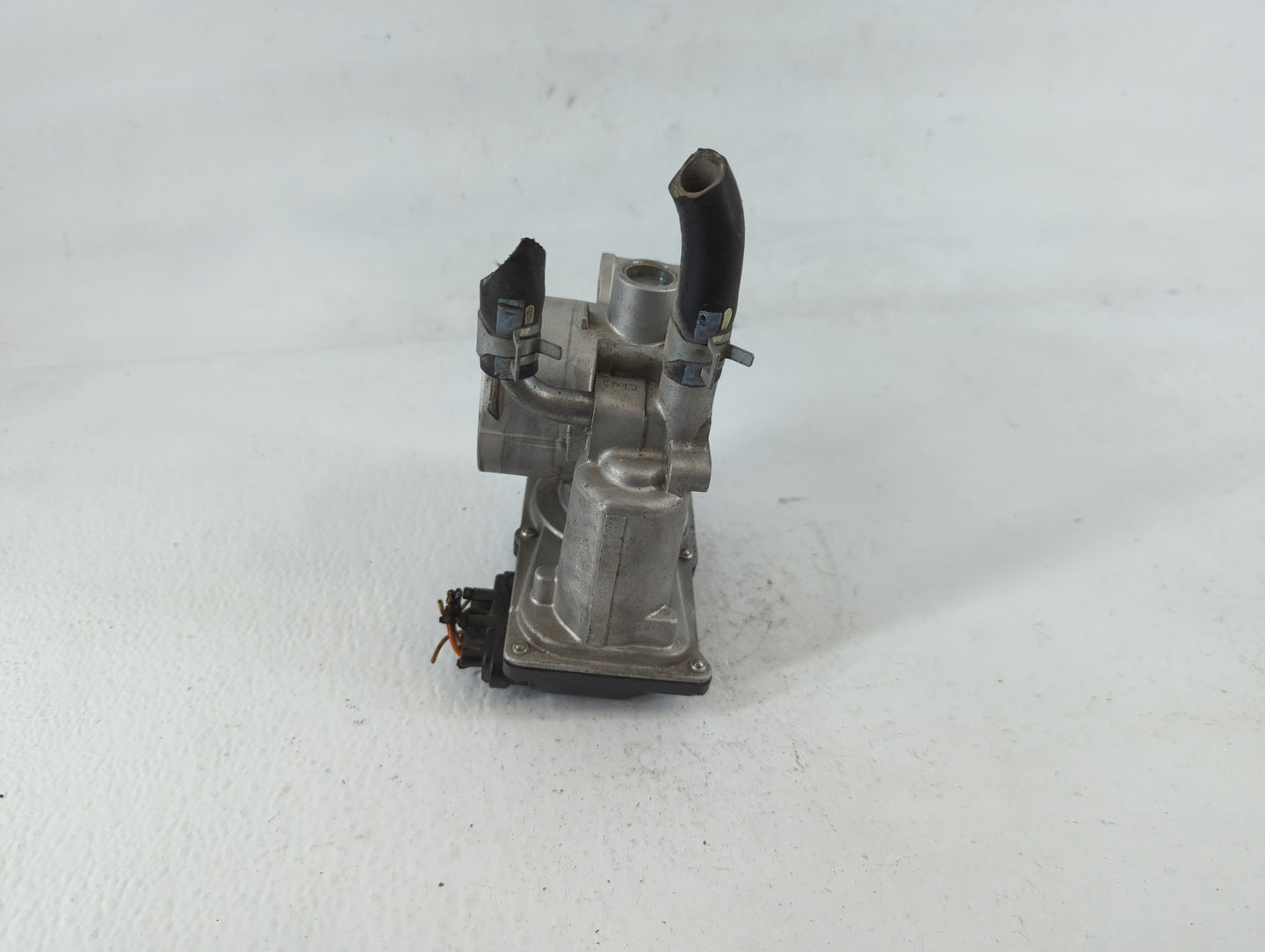 2012-2019 Kia Soul Throttle Body P/N:35100-28300 Fits Fits 2012 2013 2014 2015 2016 2017 2018 2019 OEM Used Auto Parts - Oem