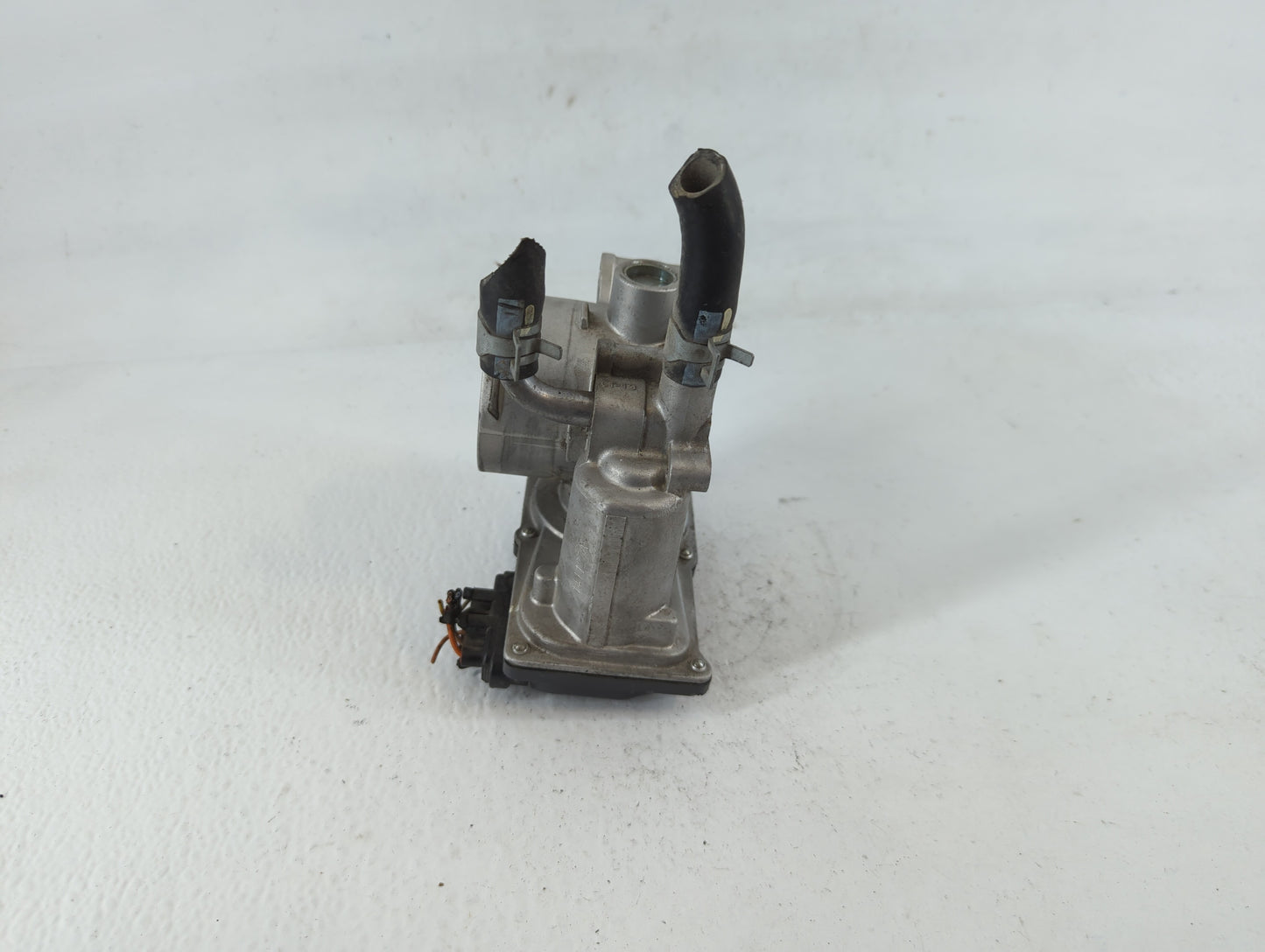 2012-2019 Kia Soul Throttle Body P/N:35100-28300 Fits Fits 2012 2013 2014 2015 2016 2017 2018 2019 OEM Used Auto Parts - Oem