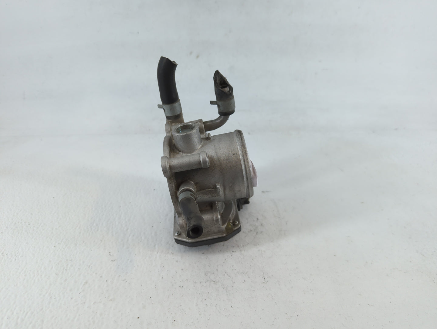 2012-2019 Kia Soul Throttle Body P/N:35100-28300 Fits Fits 2012 2013 2014 2015 2016 2017 2018 2019 OEM Used Auto Parts - Oem