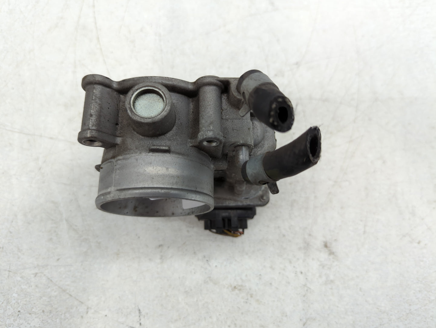 2014-2019 Kia Soul Throttle Body P/N:35100-2E000 Fits Fits 2011 2012 2013 2014 2015 2016 2017 2018 2019 2020 2021 OEM Used A