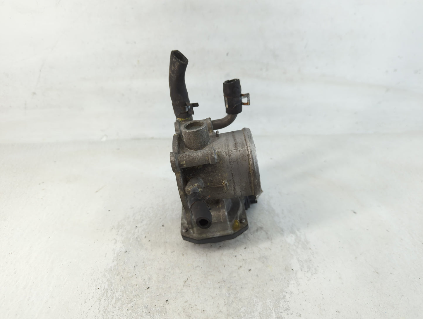 2012-2019 Kia Soul Throttle Body P/N:35100-2B300 Fits Fits 2012 2013 2014 2015 2016 2017 2018 2019 OEM Used Auto Parts - Oem