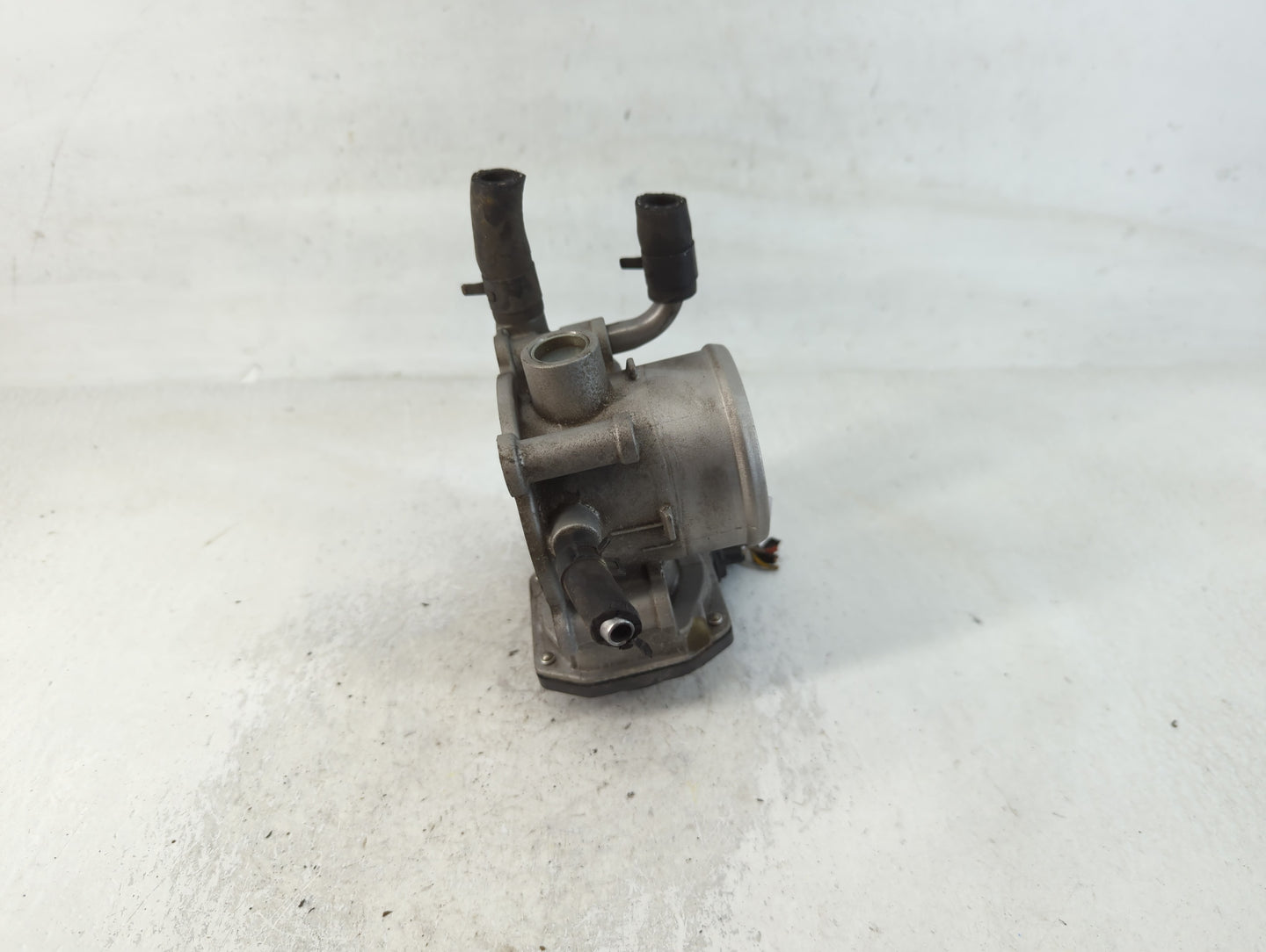 2014-2019 Kia Soul Throttle Body P/N:35100-2B300 Fits Fits 2011 2012 2013 2014 2015 2016 2017 2018 2019 2020 2021 OEM Used A