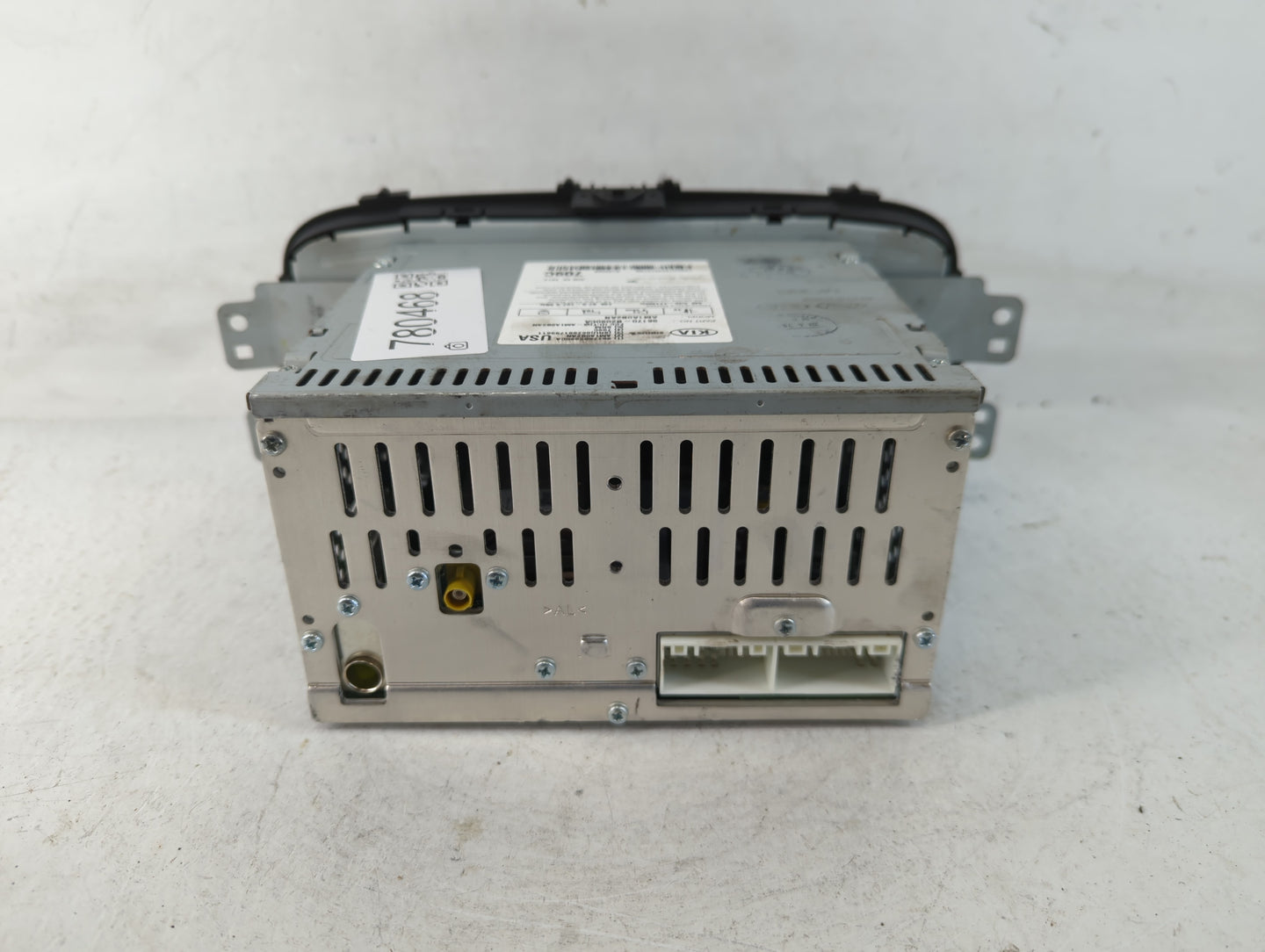 2014-2016 Kia Soul Radio AM FM Cd Player Receiver Replacement P/N:96170-B2090CA Fits Fits 2014 2015 2016 OEM Used Auto Parts