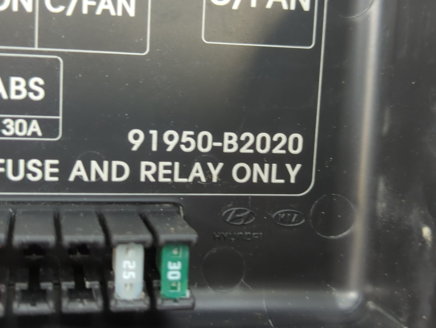 2015 Kia Soul Fusebox Fuse Box Panel Relay Module P/N:91950-B2020 Fits OEM Used Auto Parts - Oemusedautoparts1.com